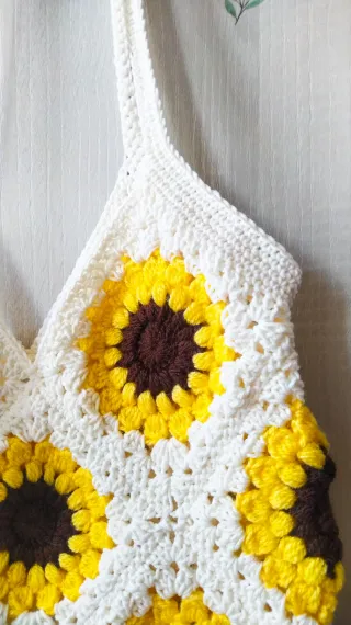 Bolso tote de ganchillo con girasoles
