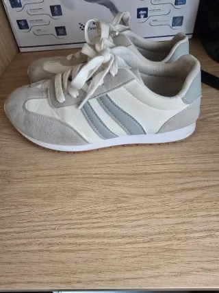 Zapatillas deportivas mujer grises y blancas