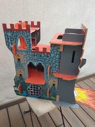 Castillo de Madera del Dragon Marca Hape vikingo