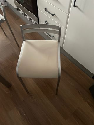 Mesa extensible con 2 sillas