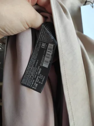 Falda satinada dorada midi larga MANGO fiesta raso