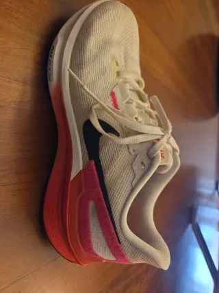 Nike Structure 25 Donna Scarpe da Corsa taglia 10