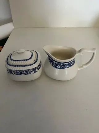 Azucarero y jarrita San Claudio