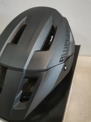 Casco Bluegrass Rogue Talla L