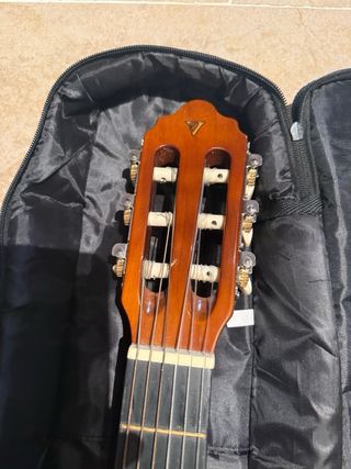 Guitarra Valencia CG160 3/4 + funda