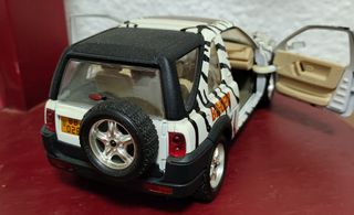 Coches a escala BMW X5 y Freelander 1:24