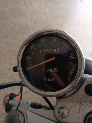 Suzuki Van Van 125 Amarilla