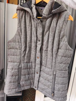 Chaleco Tommy Hilfiger Gris con Capucha