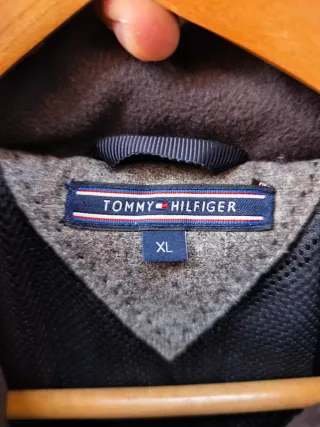 Chaleco Tommy Hilfiger Gris con Capucha
