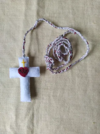 Colgante Cruz Corazón Rojo