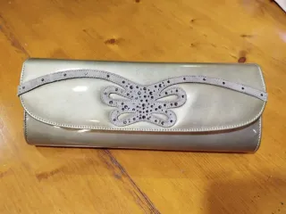 Bolso de mano verde oliva con cadena