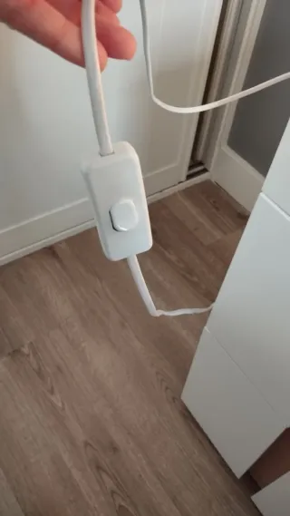 Lámpara de diseño blanca (13x28.5cm)