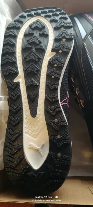 Zapatillas Puma Trail Running Negras y Rosas