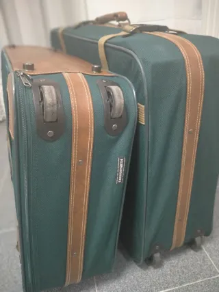 2 Maletas Verdes y Marrones