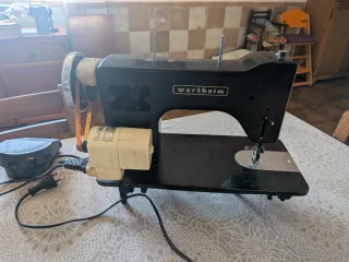 Máquina de coser Wertheim clásica
