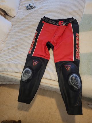 Traje de moto Dainese piel rojo/negro