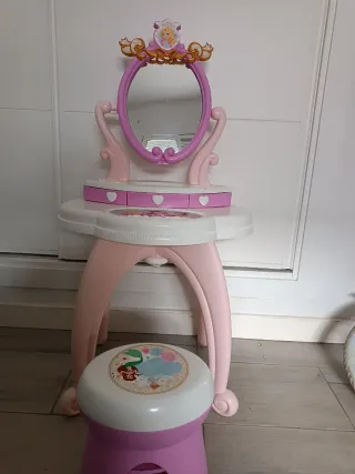Tocador de Princesas Disney con Taburete