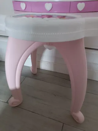 Tocador de Princesas Disney con Taburete