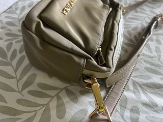 Bolso Bimba y Lola Beige-caqui Defecto Cremallera