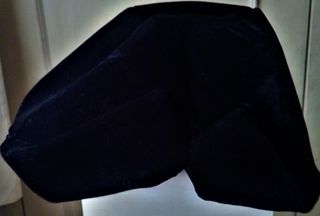 SOMBRERO DE ÉPOCA DE TERCIOPELO NEGRO