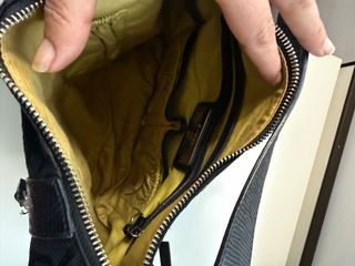 Bolso DKNY negro con cartera