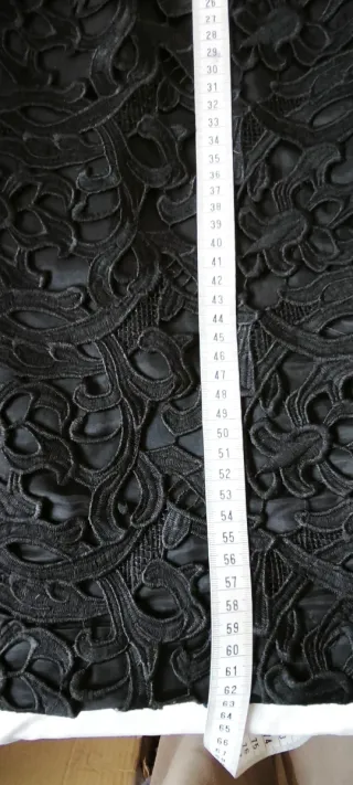 Falda de encaje negro