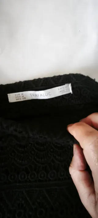 Falda de encaje negro