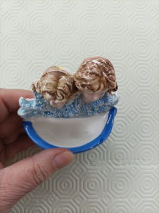 Acquasantiera ceramica con angeli
