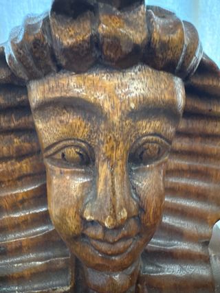 Statua egizia in legno