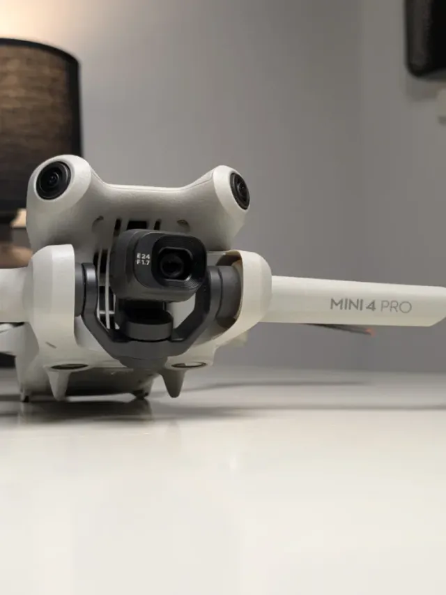 DJI Mini 4 Pro Fly More Combo