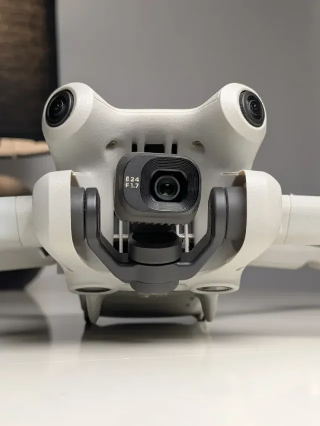 DJI Mini 4 Pro Fly More Combo