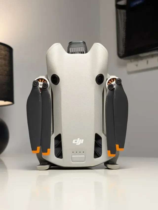 DJI Mini 4 Pro Fly More Combo