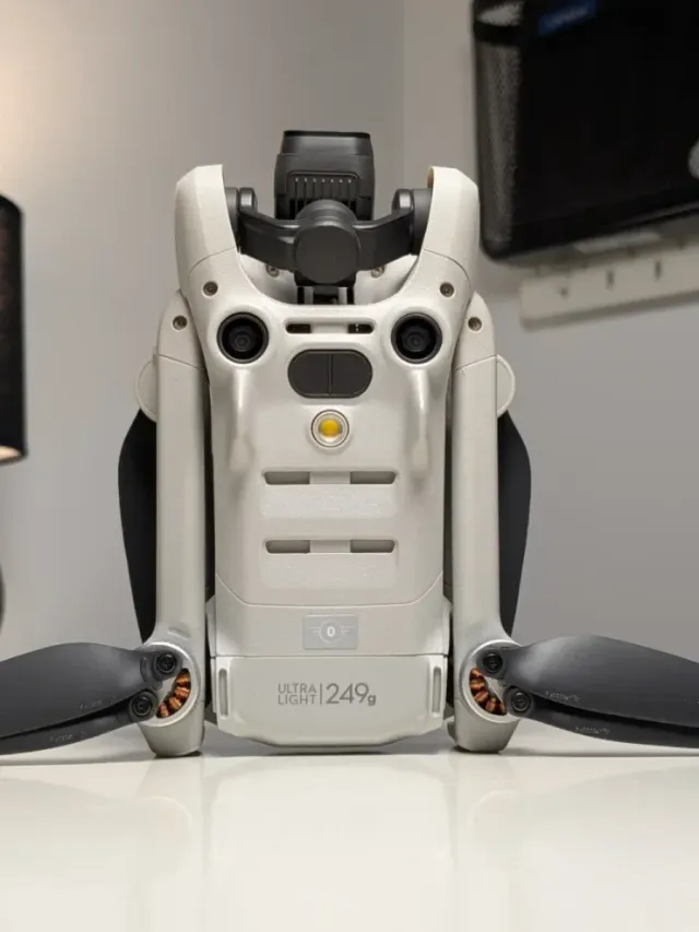 DJI Mini 4 Pro Fly More Combo