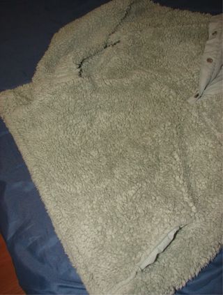 Chaqueta Bershka borreguito verde Talla S