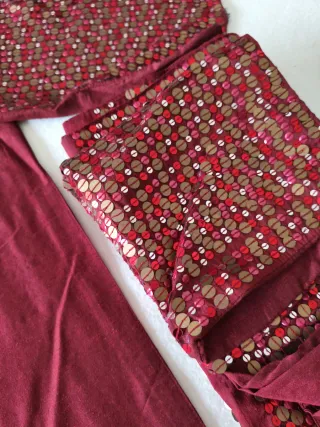 4 Caminhos de Mesa + 2 Fronhas Dourado/Vermelho