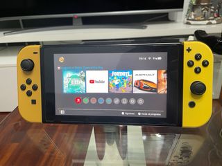 Nintendo Switch Edición  Pokémon let’s go Pikachu.