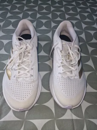 Zapatilla Adidas Adizero SL ID6934 Blanca Dorada