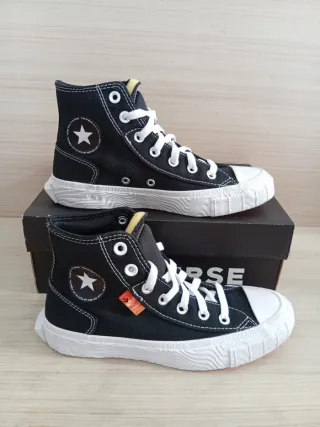 Converse n.37 nere e bianche nuove originali