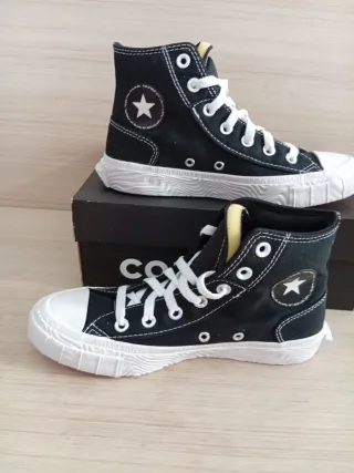 Converse n.37 nere e bianche nuove originali