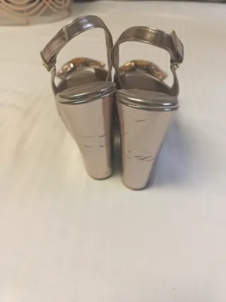 Sandalias Luciano Barrachini pedrería Talla 36