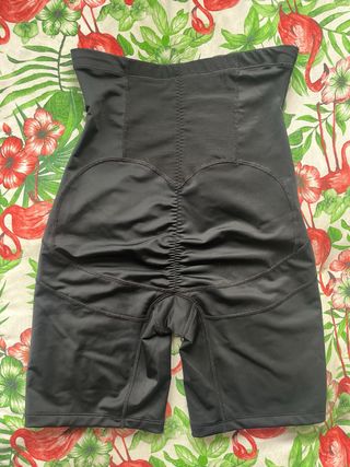 Faja colombiana de pierna negra con pushup trasero