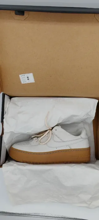 Nike Air Force 1 Low Talla 40.5 Beige