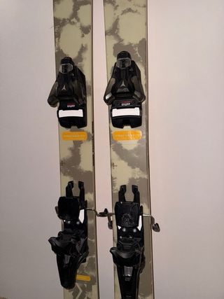 Esquís K2 Poacher 2024 + fijaciones atomic FFG 12.