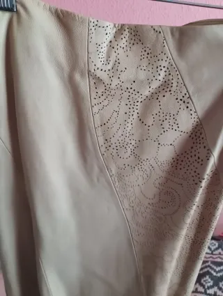 Falda de piel forrada beige