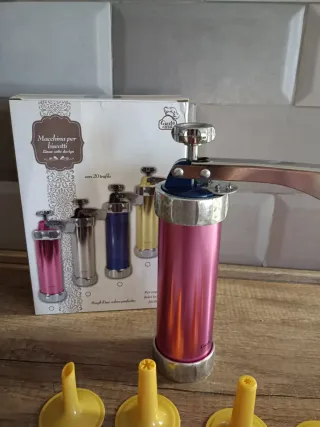 Macchina per biscotti con accessori