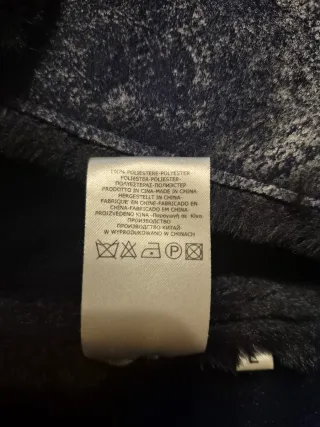 Abrigo azul marino con pelo