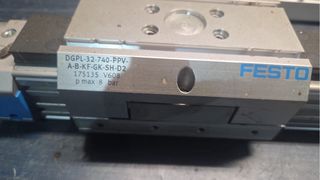 Carril lineal con carro