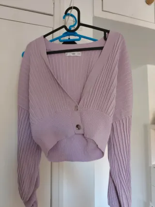 Conjunto Mango falda y cárdigan lila