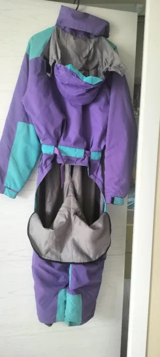 Mono de esquí profesional púrpura y turquesa