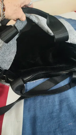 Bolsos gris, multicolor y blanco